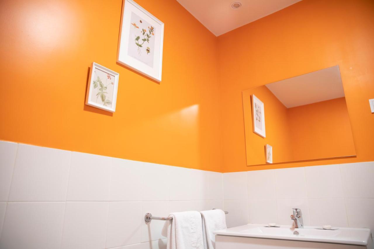 Hostal Montaloya Мадрид Екстериор снимка