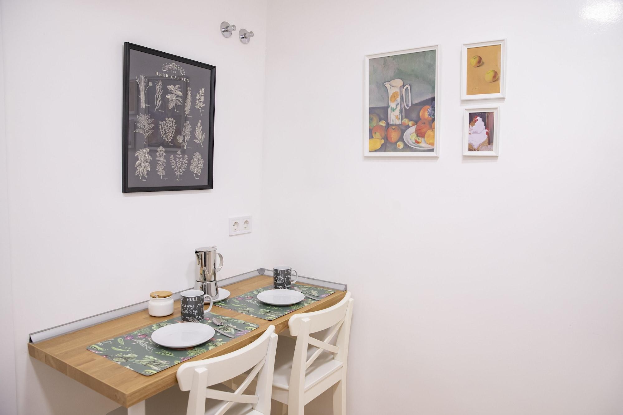 Hostal Montaloya Мадрид Екстериор снимка