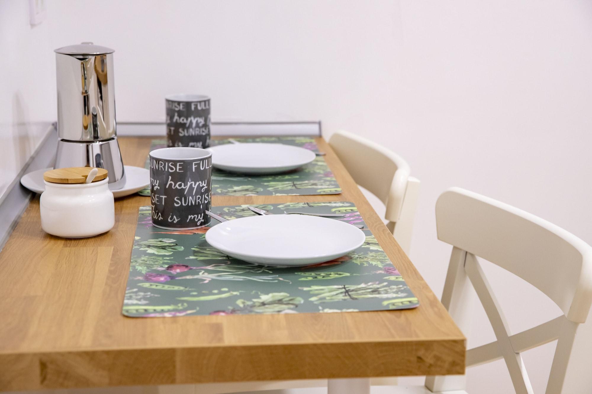 Hostal Montaloya Мадрид Екстериор снимка