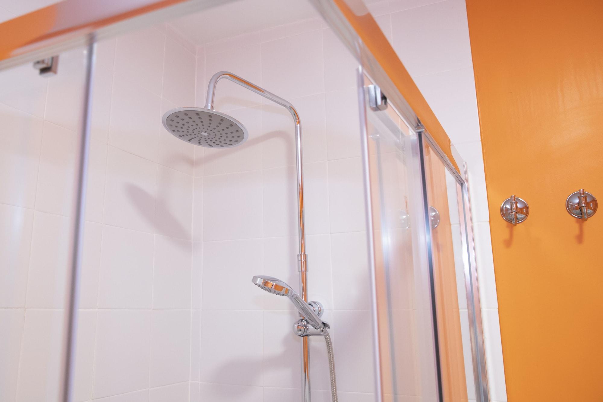 Hostal Montaloya Мадрид Екстериор снимка
