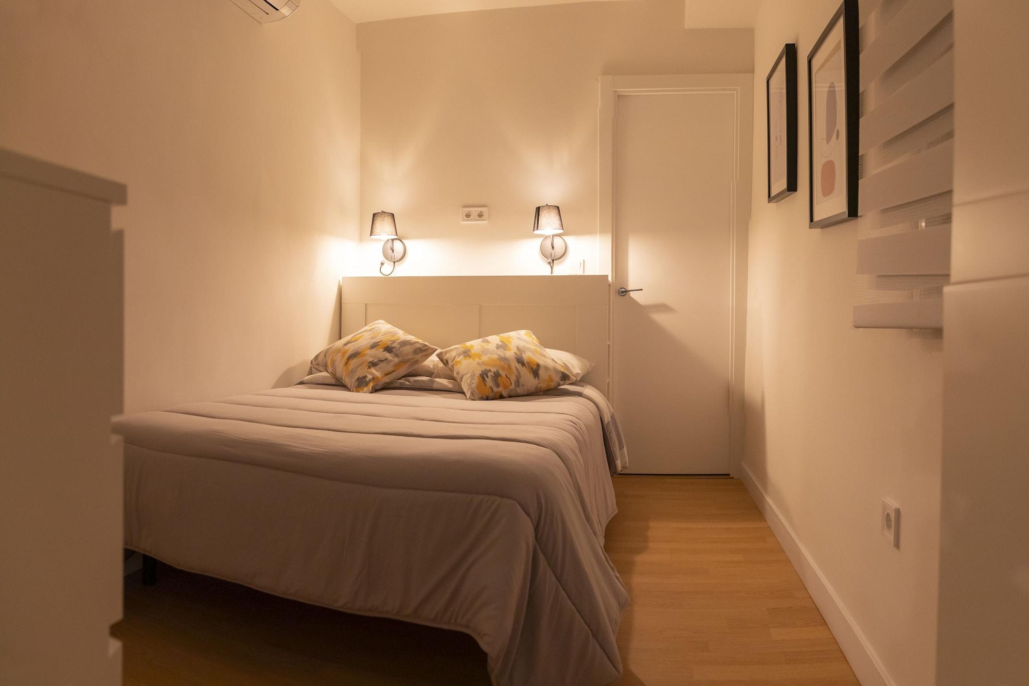 Hostal Montaloya Мадрид Екстериор снимка
