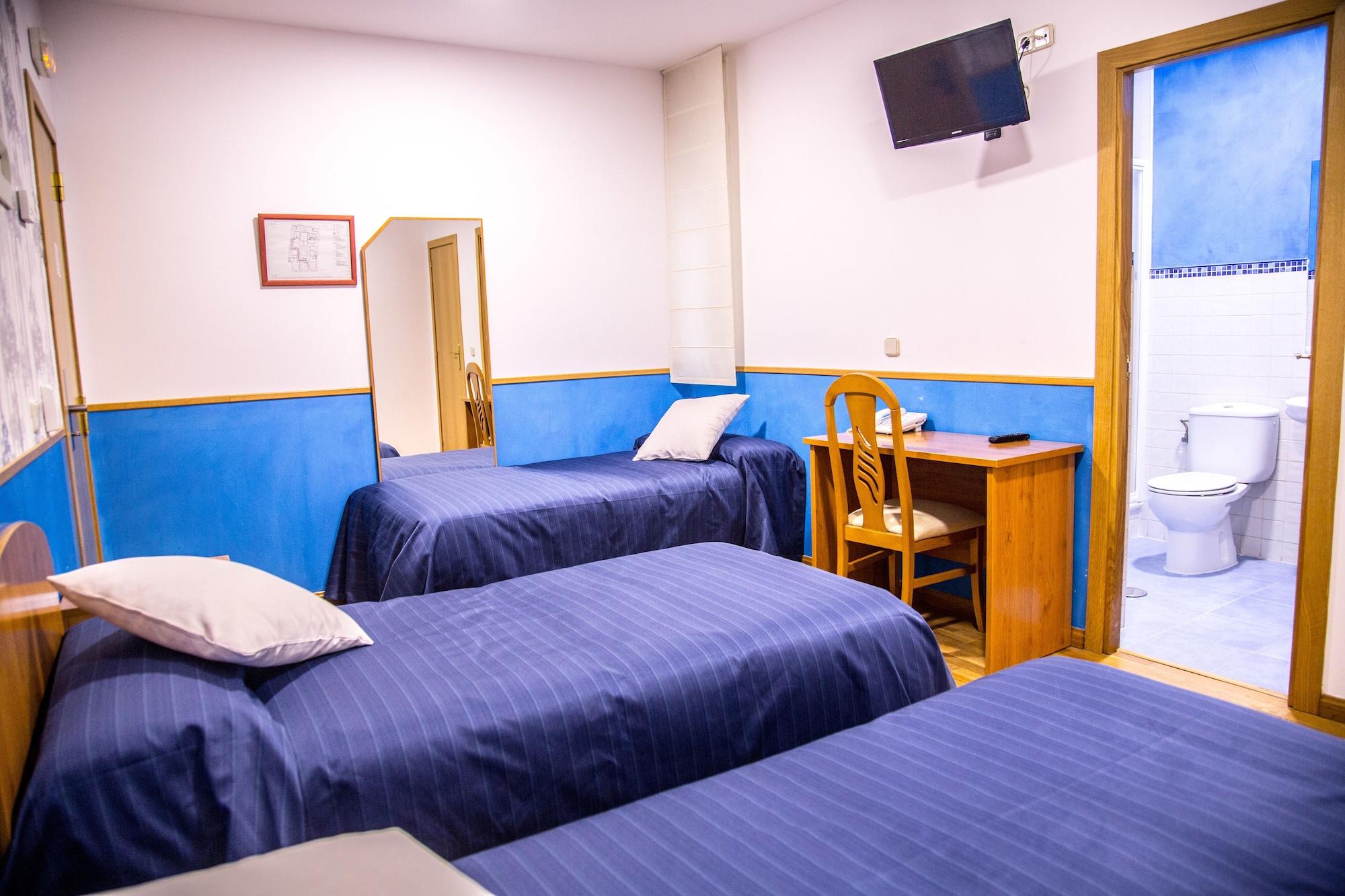 Hostal Montaloya Мадрид Екстериор снимка