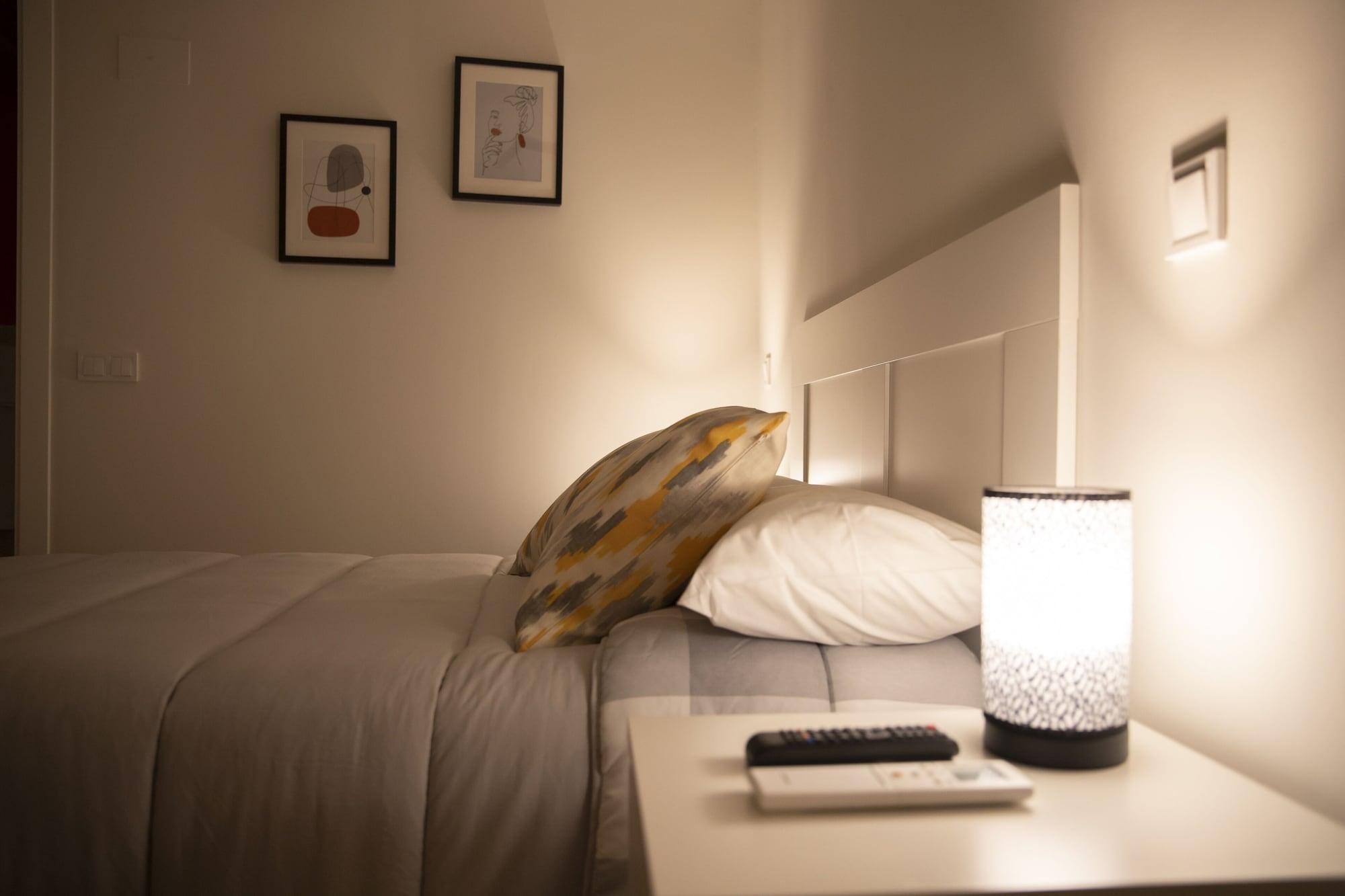 Hostal Montaloya Мадрид Екстериор снимка