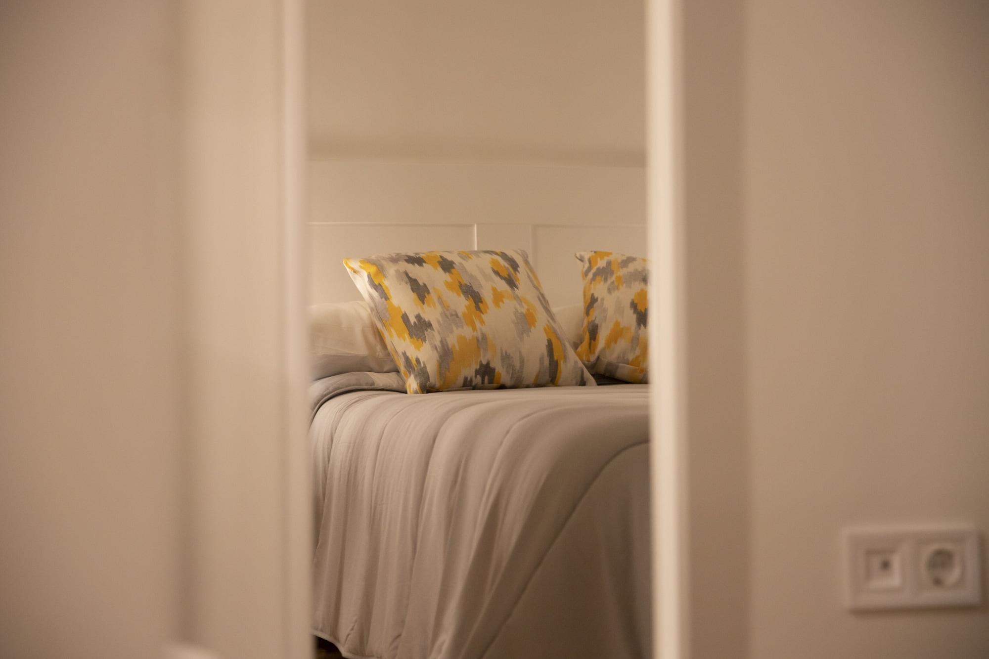 Hostal Montaloya Мадрид Екстериор снимка