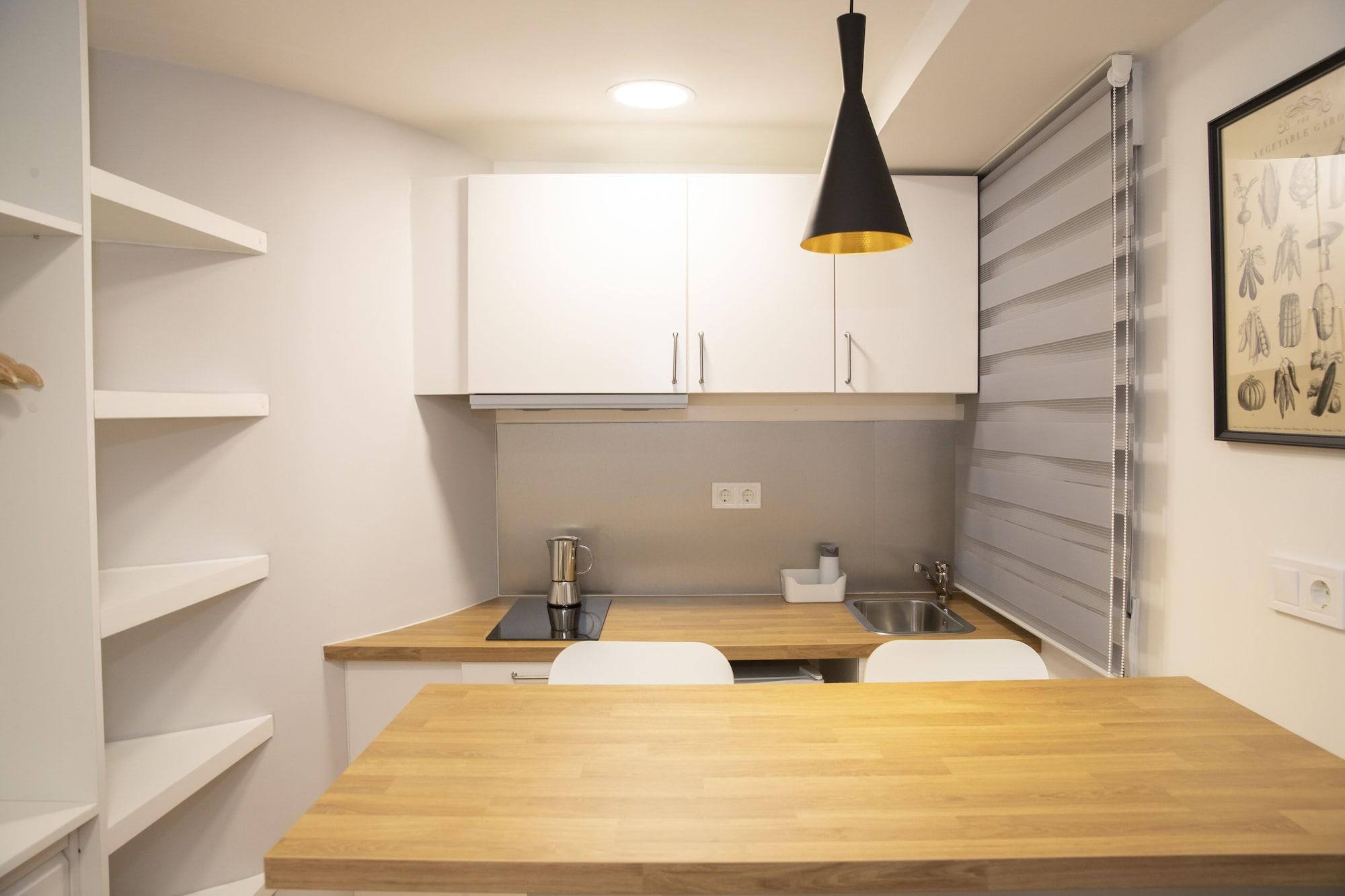 Hostal Montaloya Мадрид Екстериор снимка