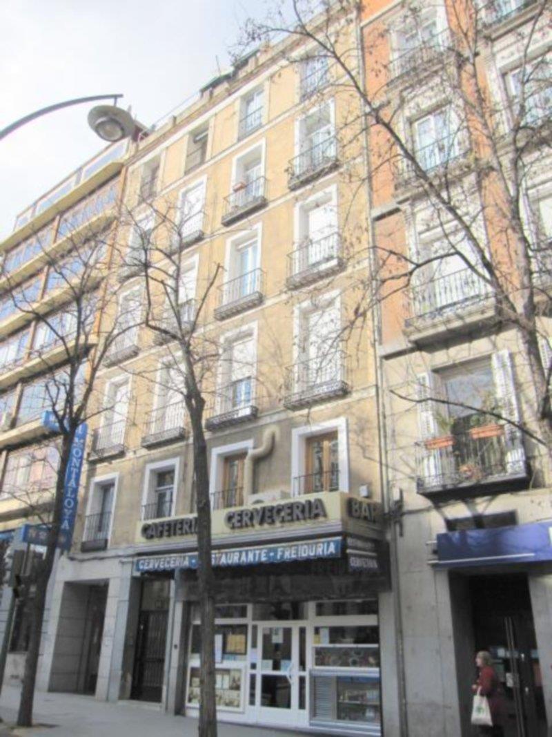 Hostal Montaloya Мадрид Екстериор снимка