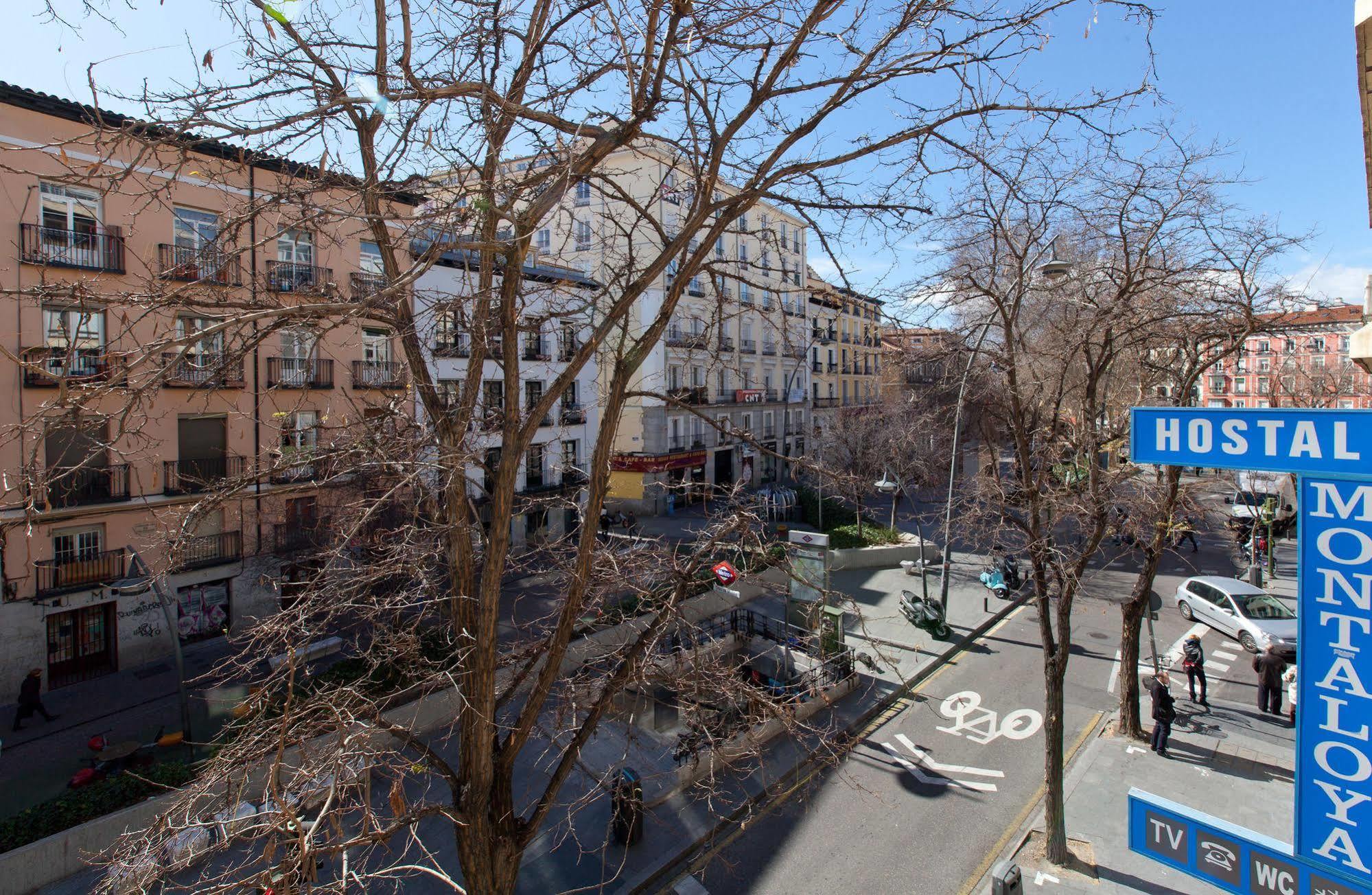 Hostal Montaloya Мадрид Екстериор снимка